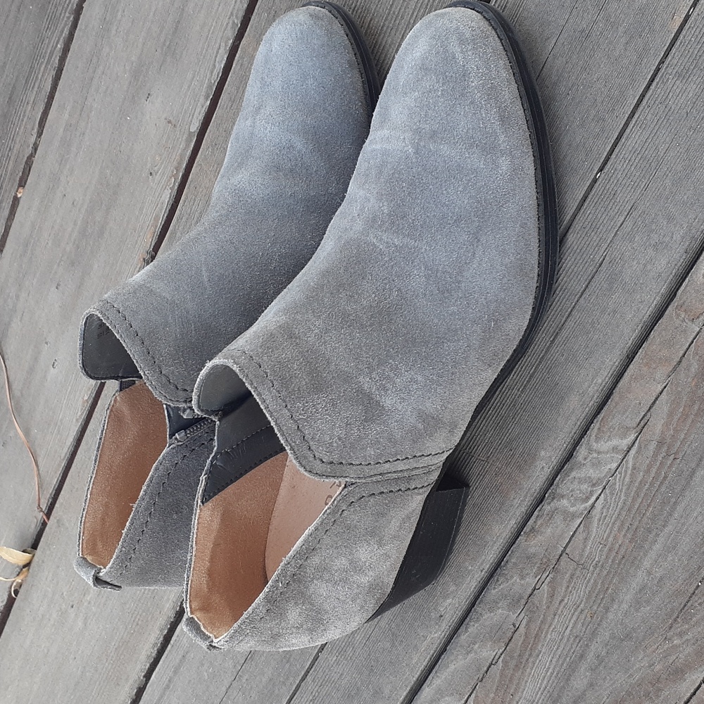 Naturalizer Women's Zarie Ankle Boot SZ 9.5M Elephant Gray